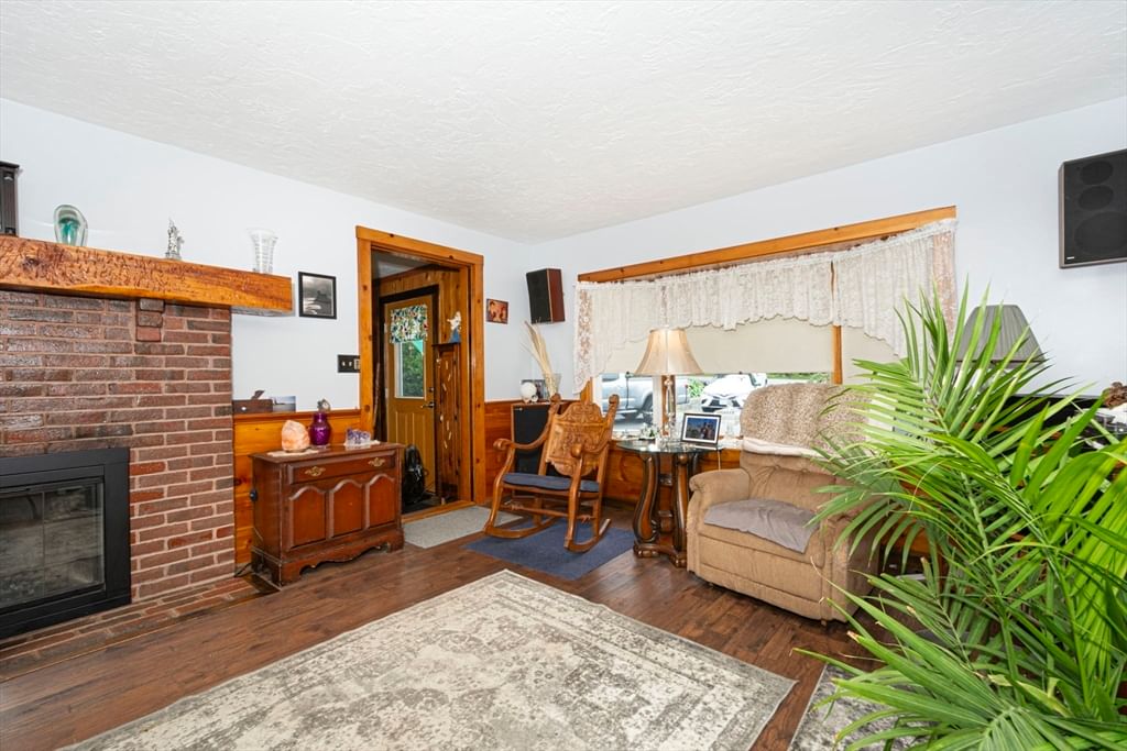 926 Old Turnpike Road, Oakham, MA 01068 photo 3