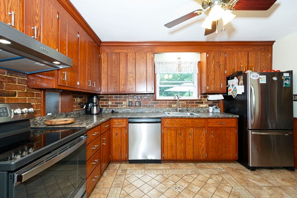 926 Old Turnpike Road, Oakham, MA 01068 photo 2