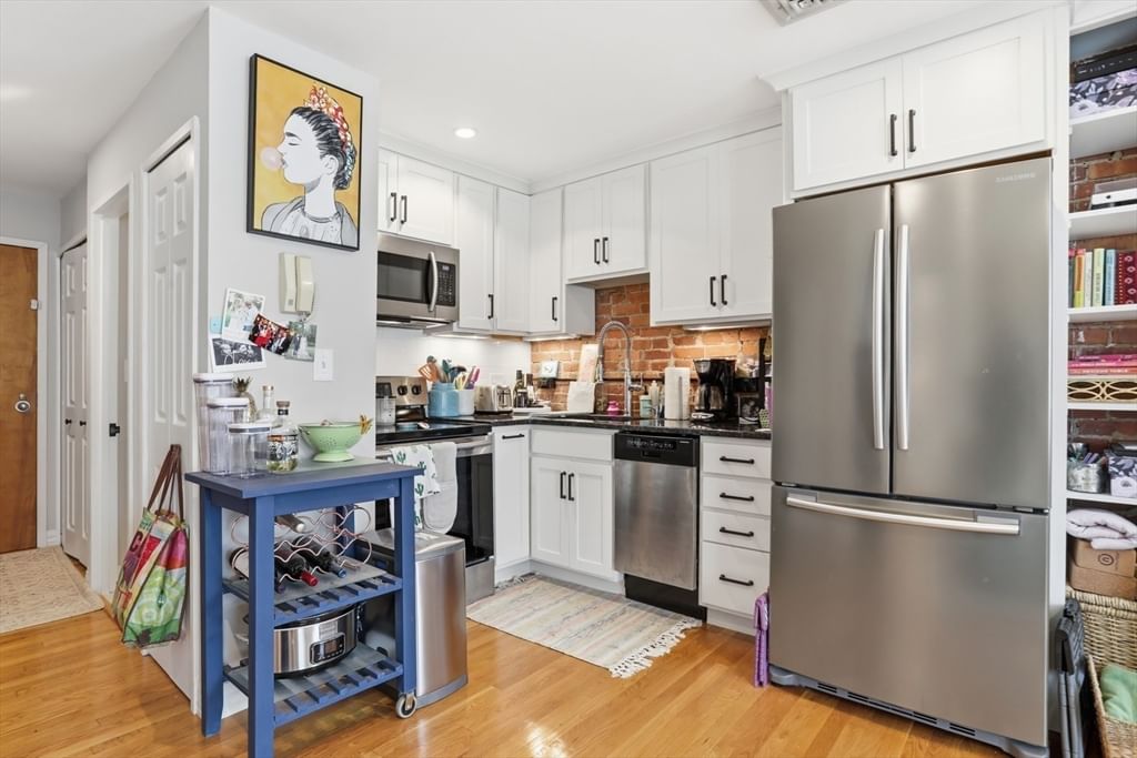 95 Gainsborough Street #302 Boston — Photo 4 of 14