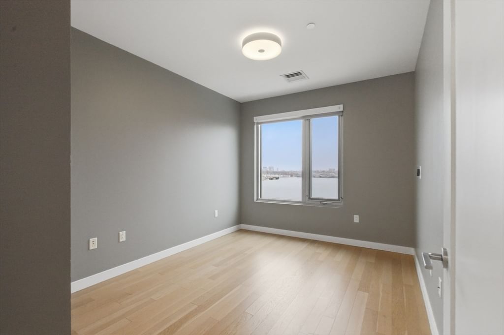 65 Lewis St #PH12 Boston — Photo 21 of 39