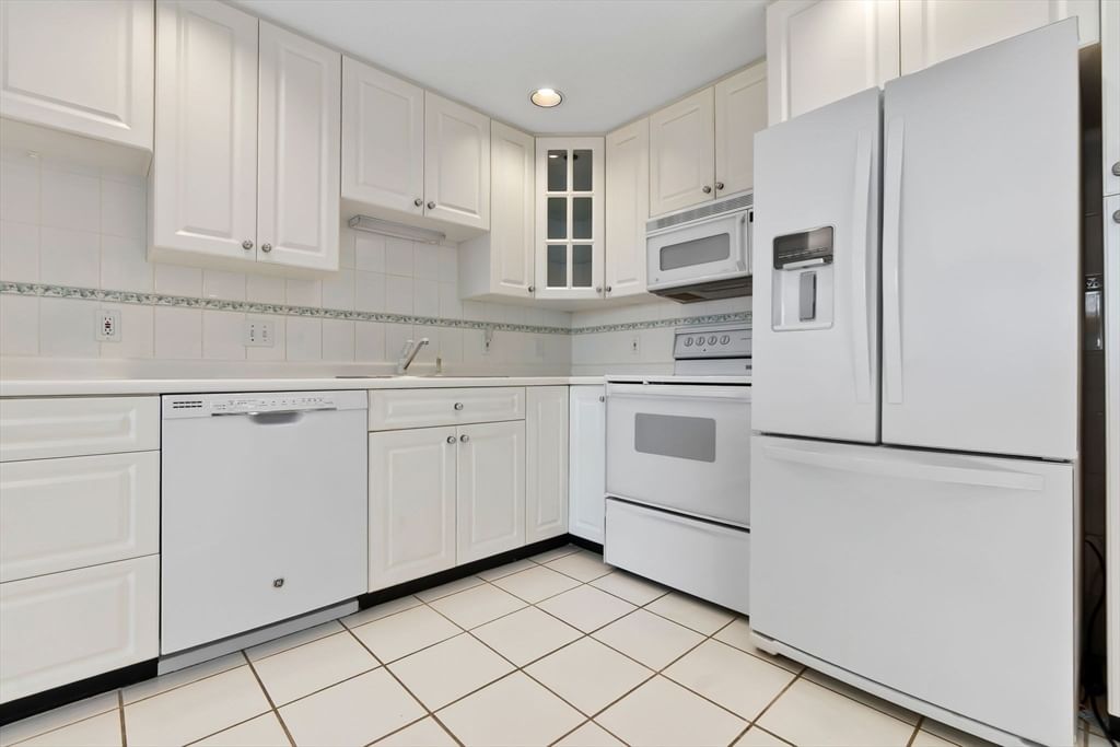 1008 Paradise Road #1M Swampscott — Photo 10 of 38