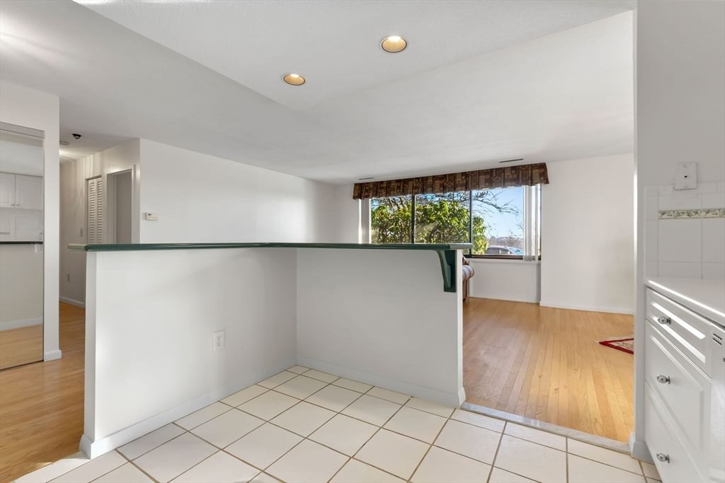 1008 Paradise Road #1M Swampscott — Photo 11 of 38