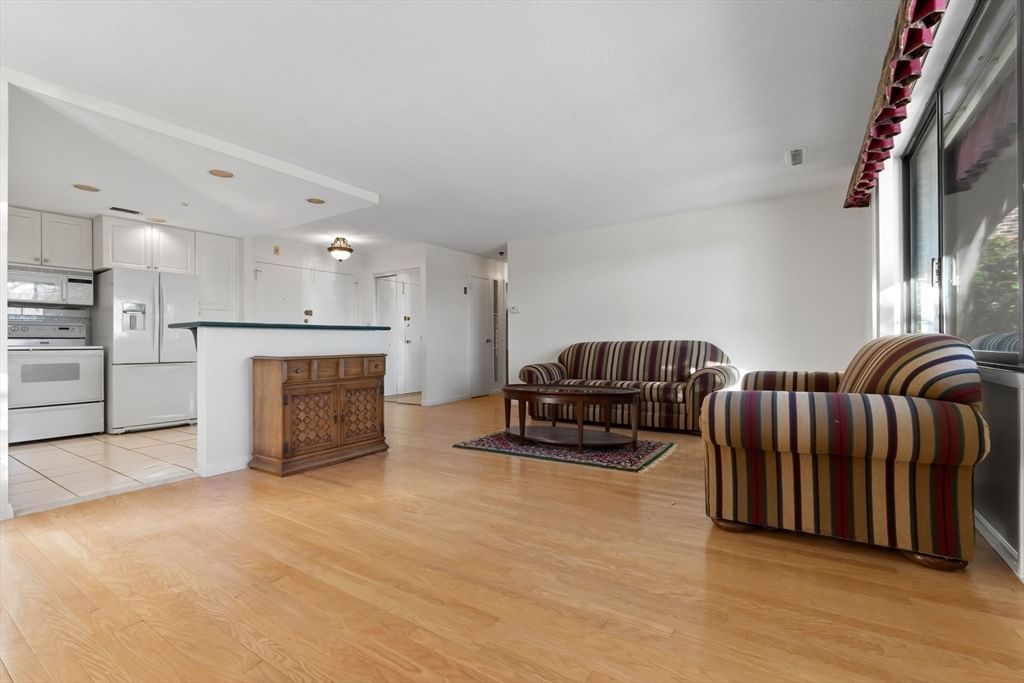 1008 Paradise Road #1M Swampscott — Photo 18 of 38