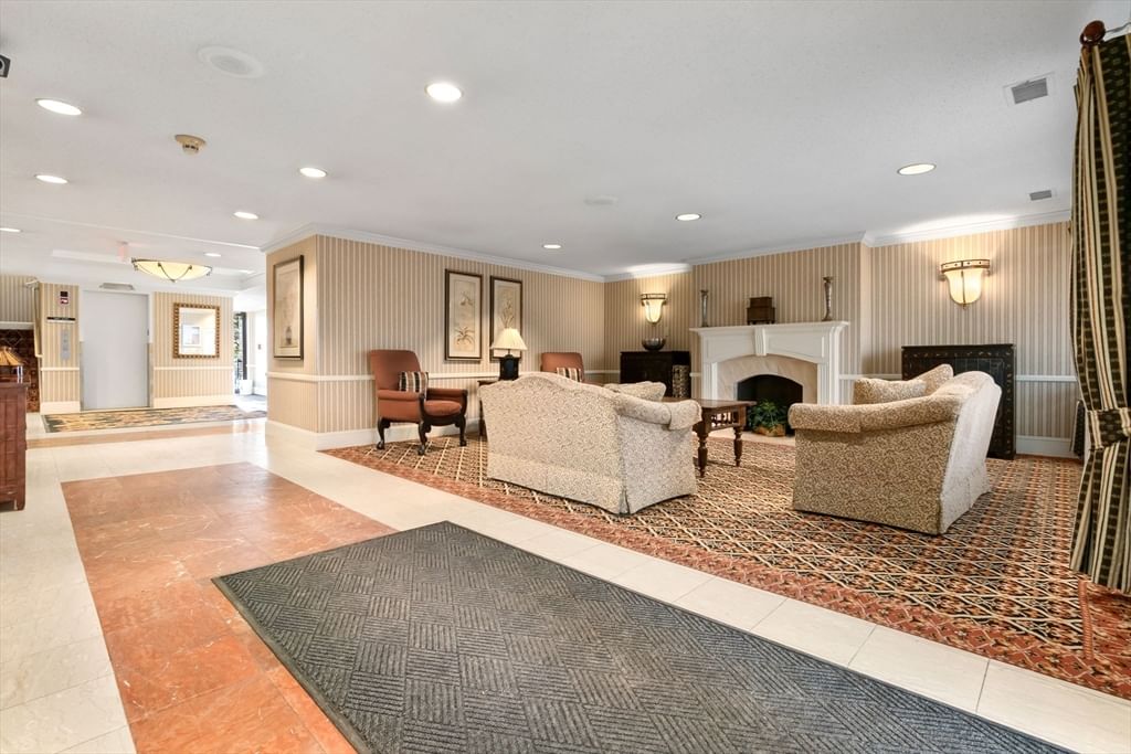 1008 Paradise Road #1M Swampscott — Photo 5 of 38