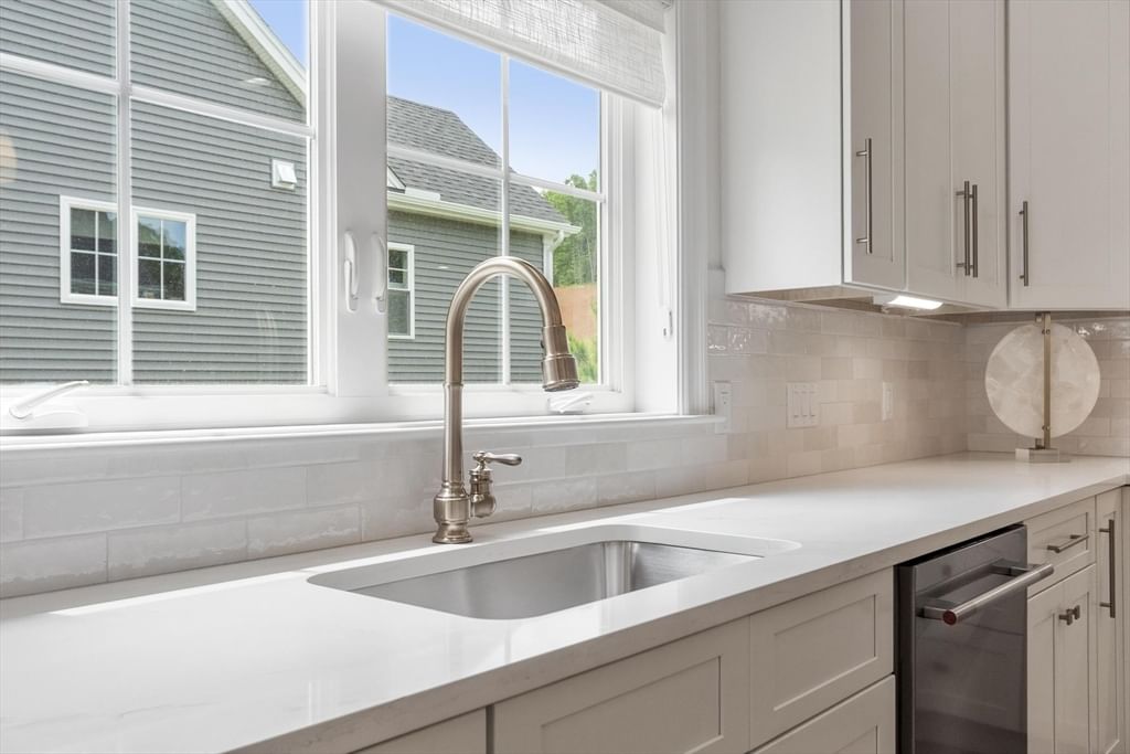 58 Conifer Circle #24 Shrewsbury — Photo 18 of 29