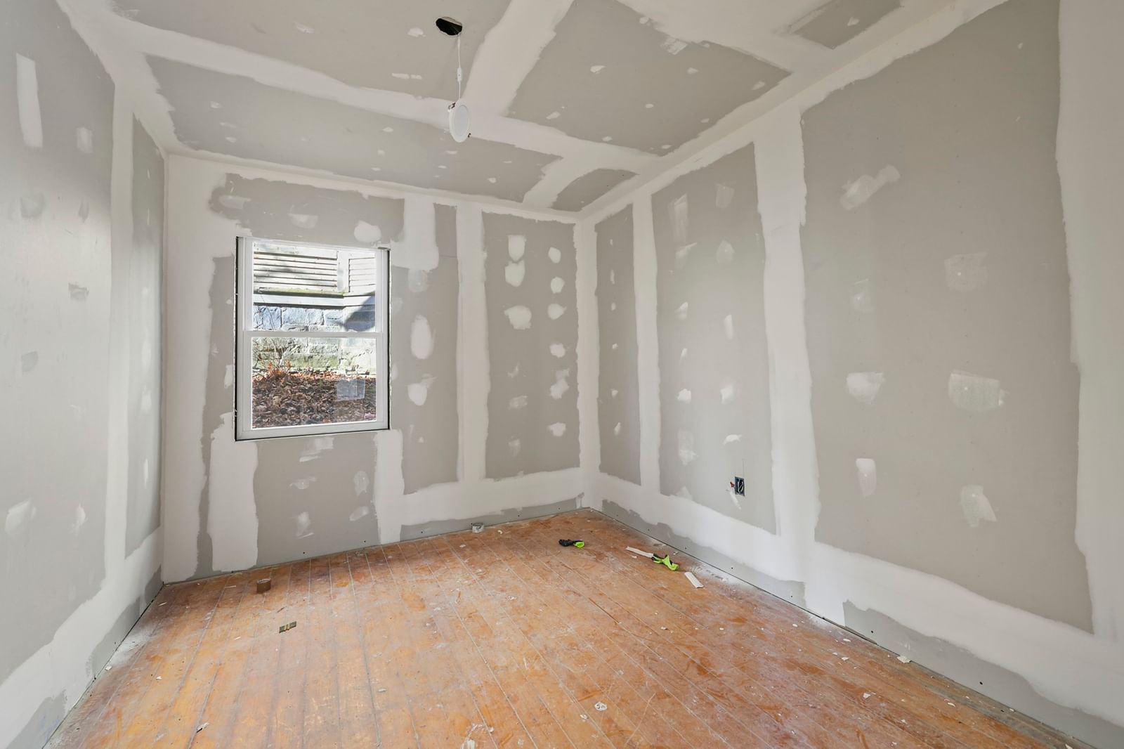 73-75 Hall St North Adams — Photo 10 of 32