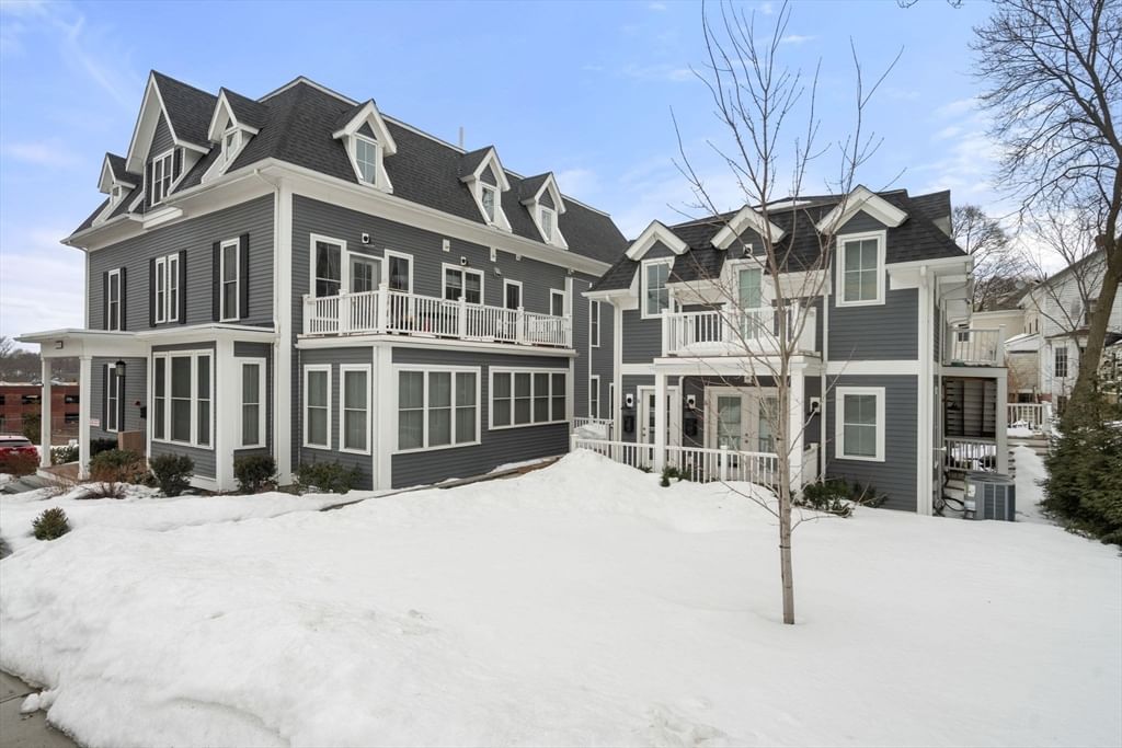 68 Chestnut St #6, Newton, MA, 68 Chestnut St #6, Newton, MA Photo #2