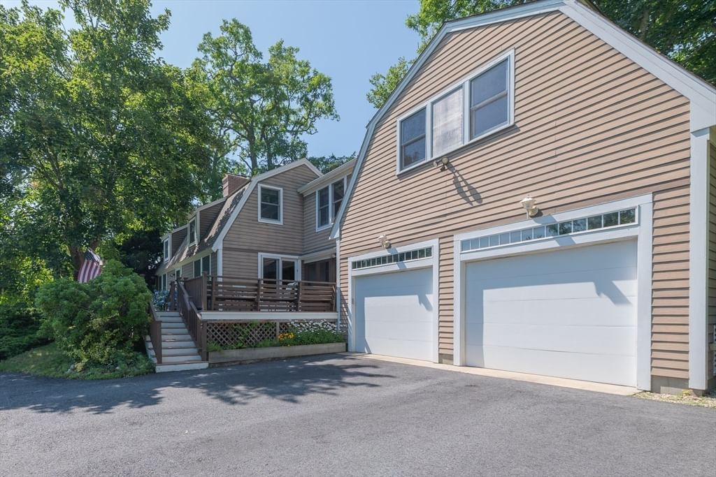 537 W Falmouth Hwy Falmouth — Photo 6 of 42