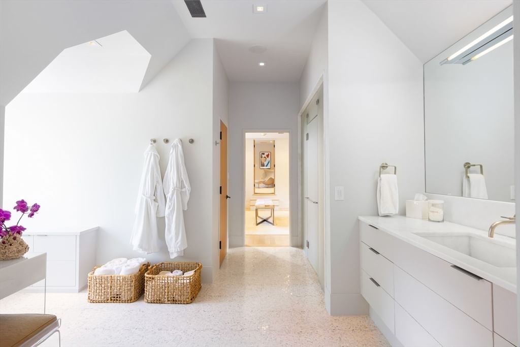 1 Chestnut Place Brookline — Photo 12 of 26