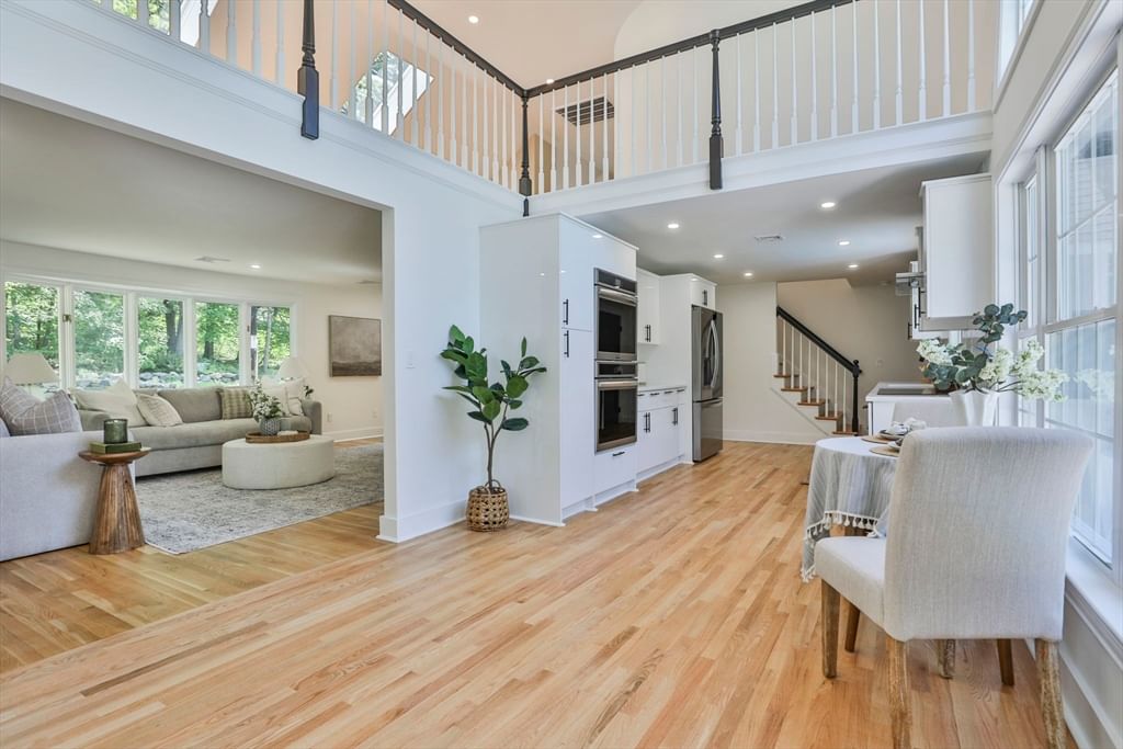 576 Grove St Framingham — Photo 12 of 40