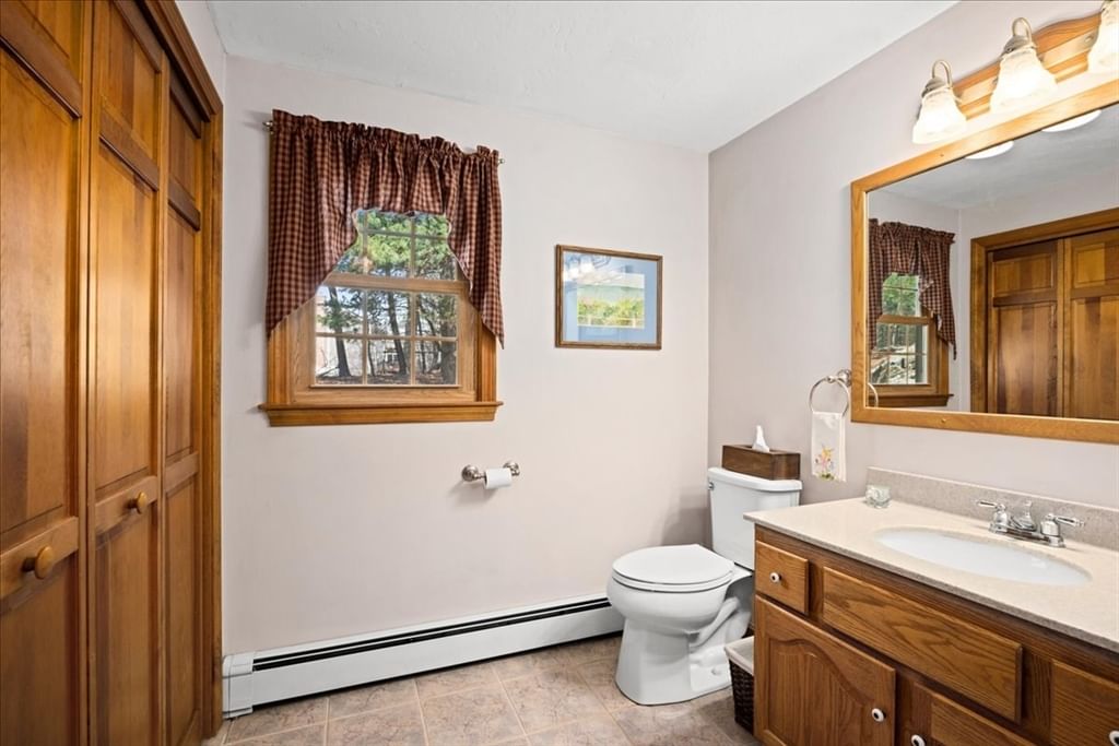 9 Cyndy Ln Millbury — Photo 13 of 42