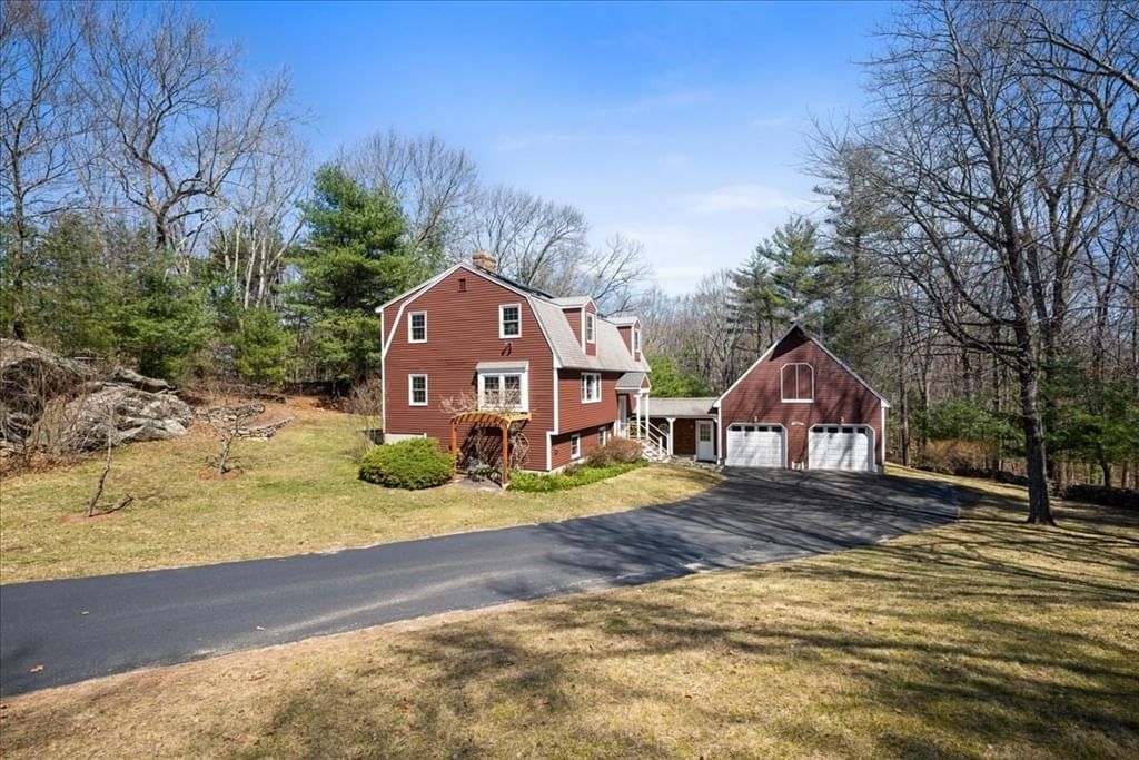 9 Cyndy Ln Millbury — Photo 38 of 42