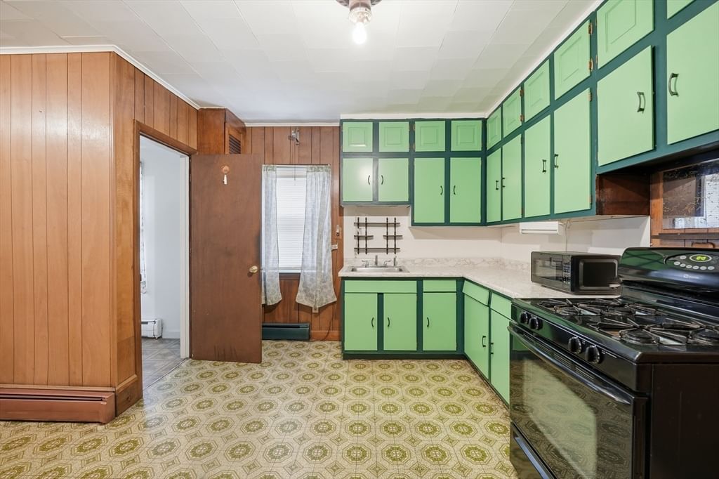 10-12 Oakdale Pl, Easthampton, MA 01027 photo 2