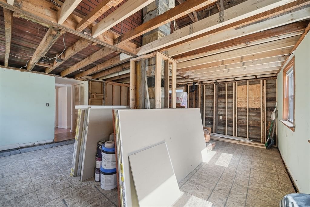 5 Torrey St Easthampton — Photo 13 of 36