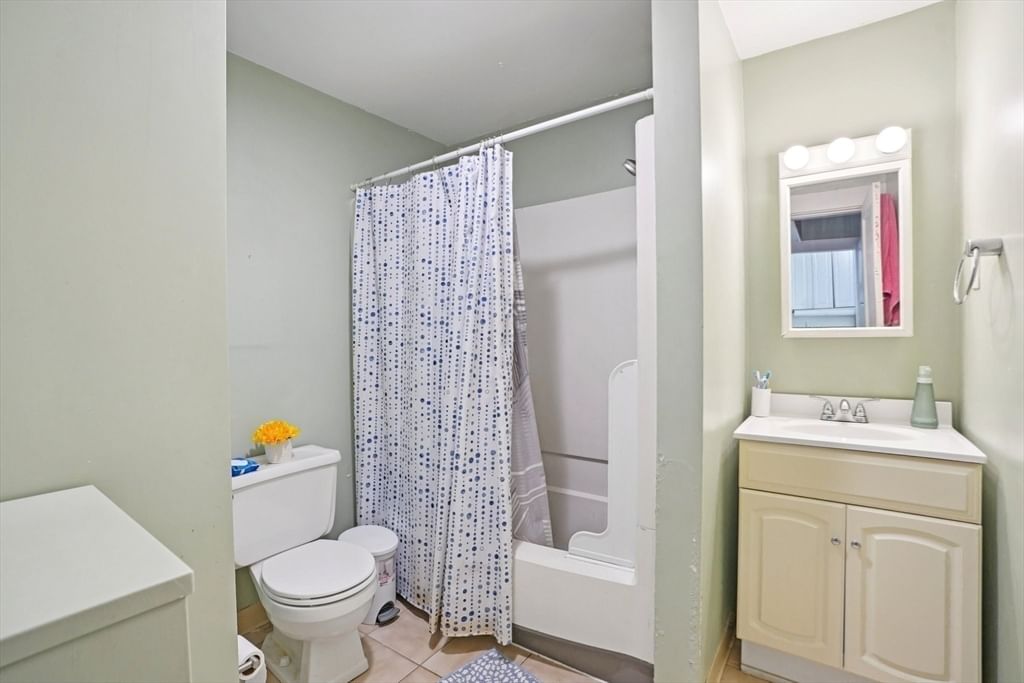 123 White St Belmont — Photo 11 of 26