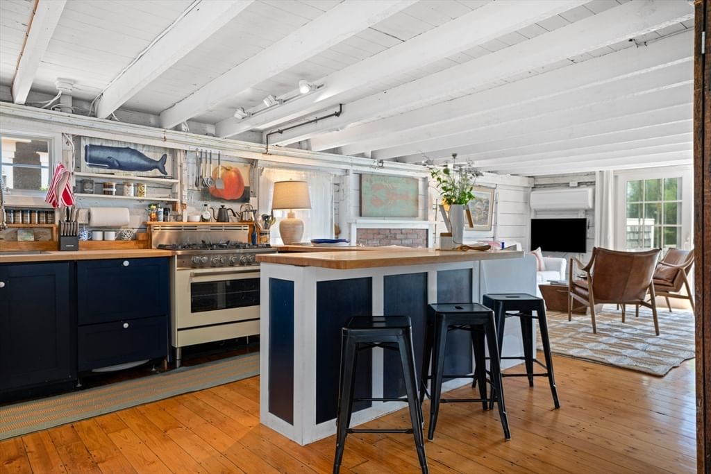 593 Commercial Street, Provincetown, MA 02657 photo 2