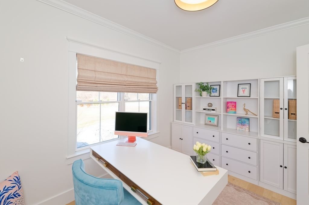 4 Dairy Farm Ln Southborough — Photo 18 of 42