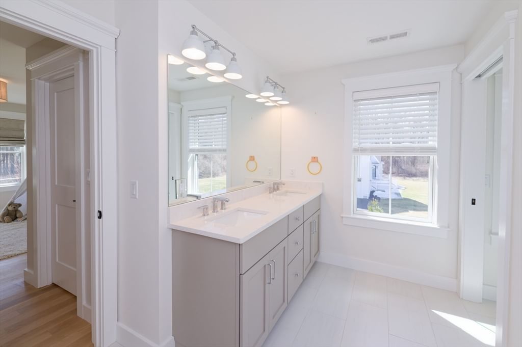 4 Dairy Farm Ln Southborough — Photo 35 of 42