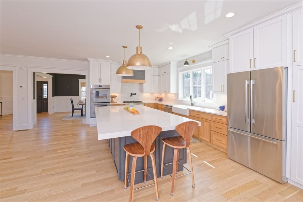 4 Dairy Farm Ln Southborough — Photo 9 of 42