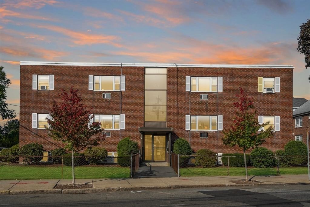 297 Main St #3 Medford — Photo 16 of 27