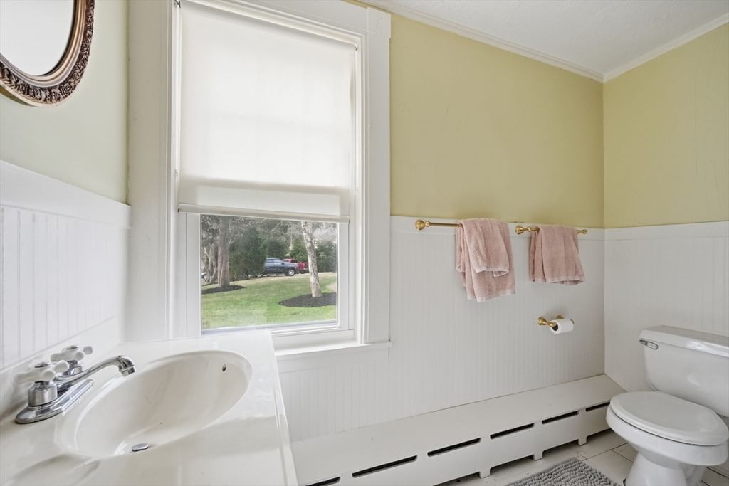 332 S Orleans Road Orleans — Photo 14 of 33