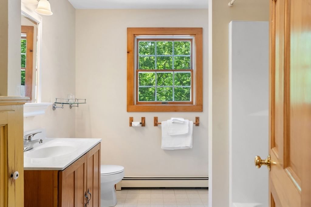 111 Charles Neck Way West Tisbury — Photo 10 of 21