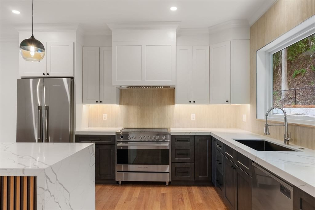 42 Woodbine Circle Needham — Photo 9 of 36