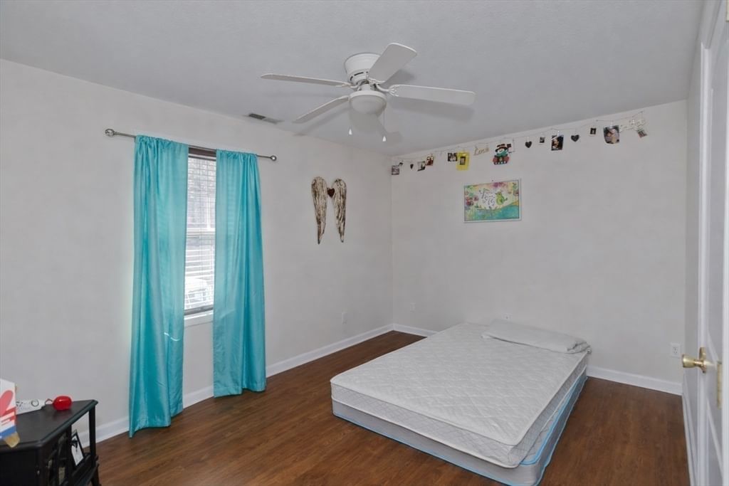 31 Acrebrook Rd Springfield — Photo 14 of 32