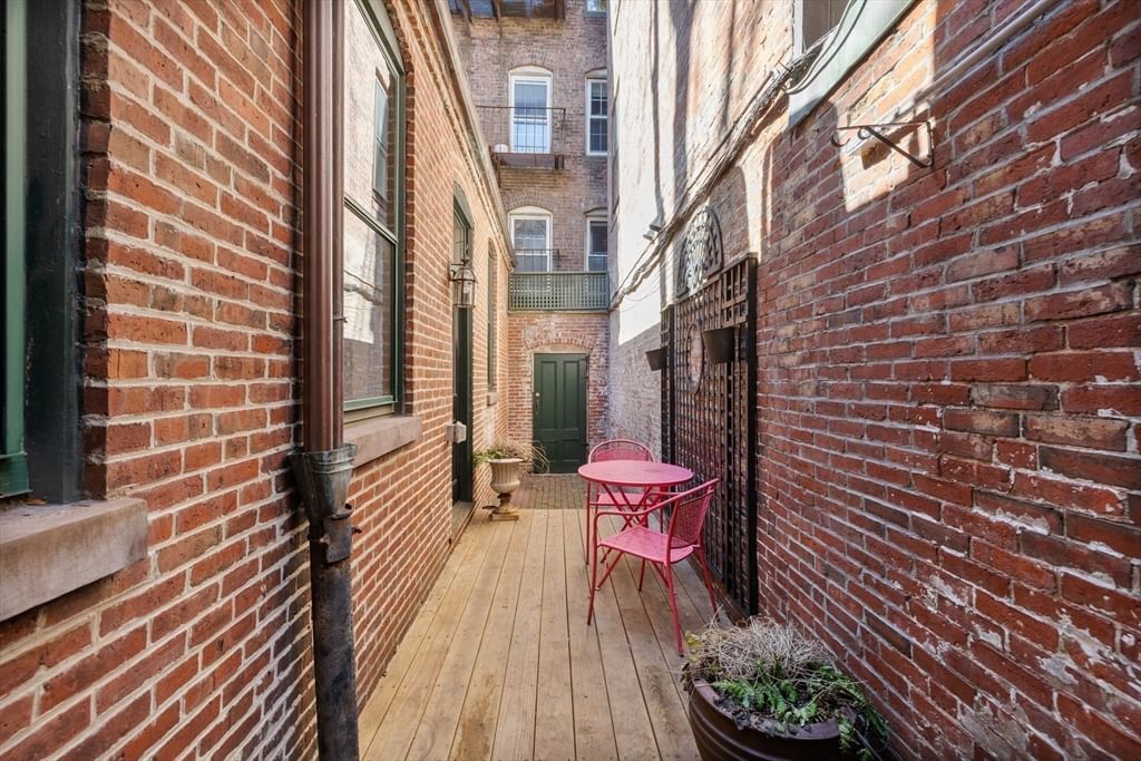 22 Joy St Boston — Photo 38 of 40