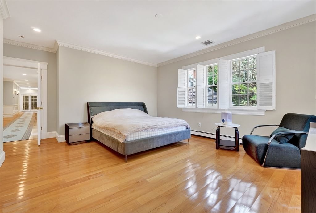 451 Wellesley St Weston — Photo 22 of 28