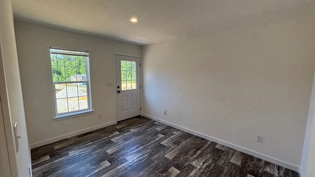 24 Pinrock Drive Sturbridge — Photo 7 of 13