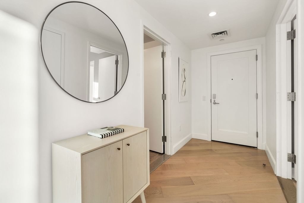 100 Lovejoy Wharf #11D Boston — Photo 17 of 20