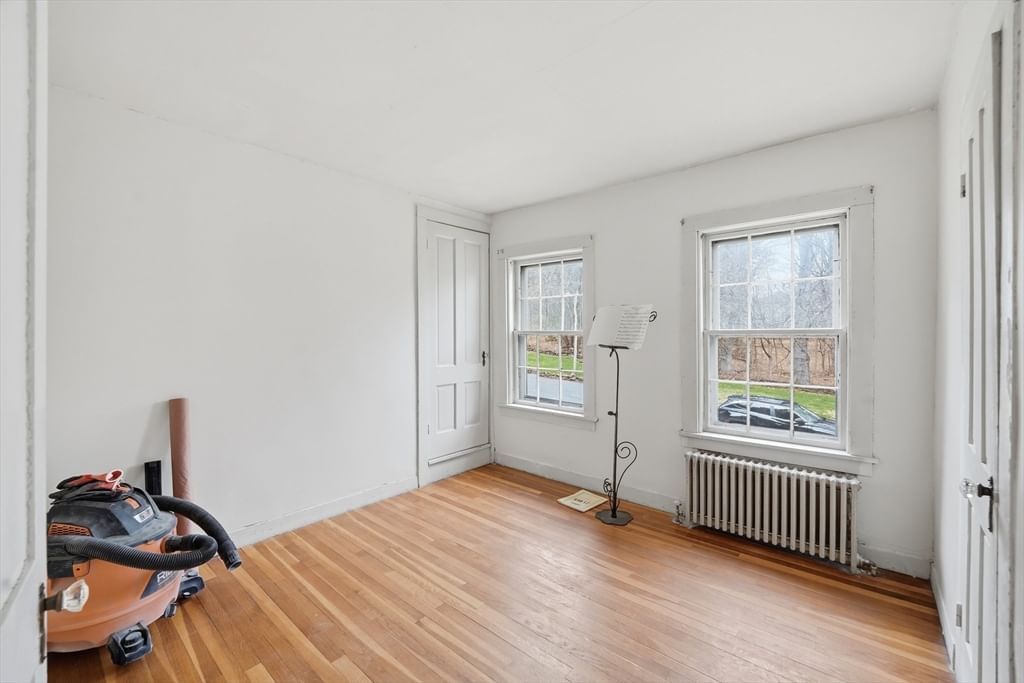 1177 Northampton St Holyoke — Photo 11 of 29