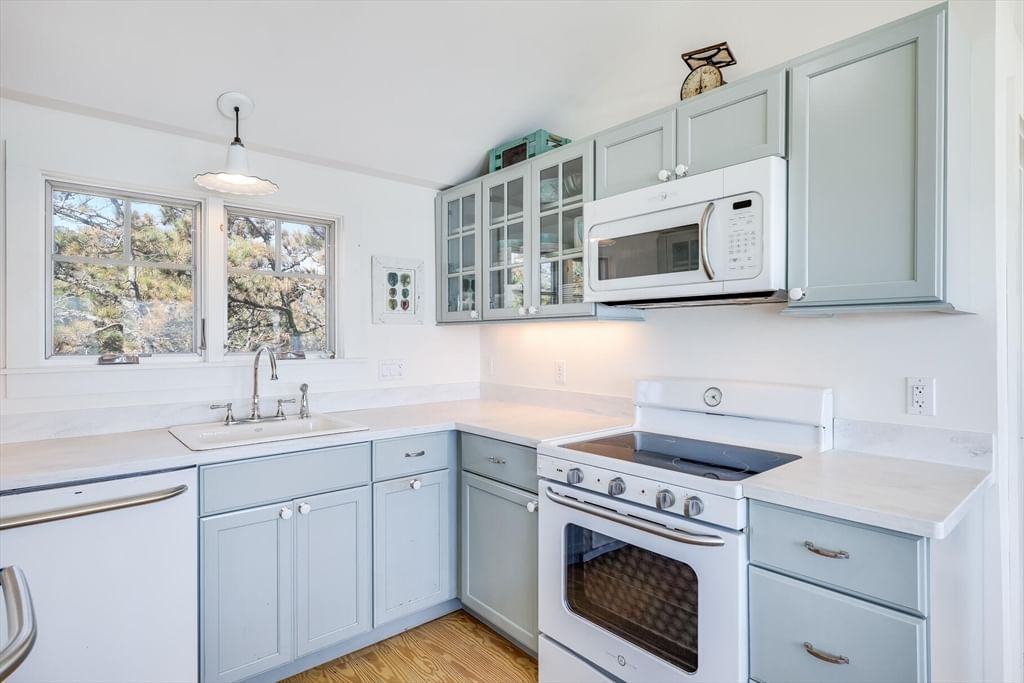 175 Cliff Road Wellfleet — Photo 14 of 42