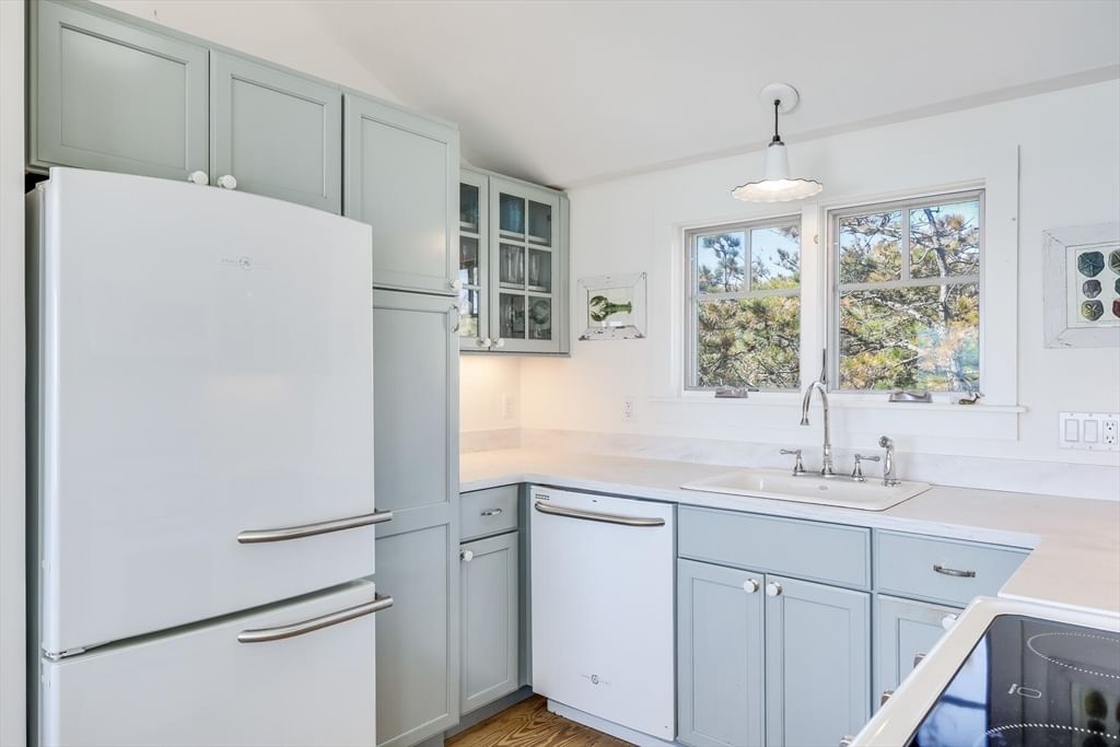 175 Cliff Road Wellfleet — Photo 15 of 42