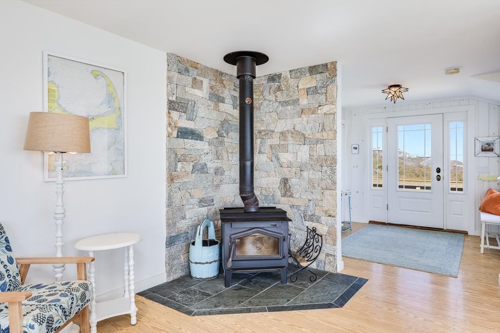 175 Cliff Road Wellfleet — Photo 17 of 42
