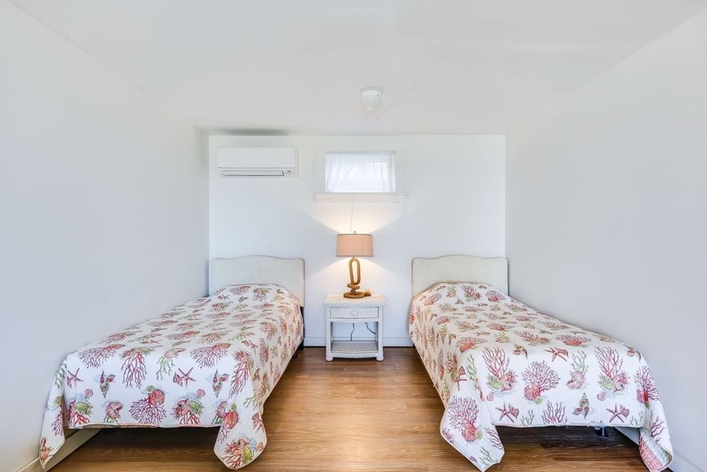 175 Cliff Road Wellfleet — Photo 37 of 42