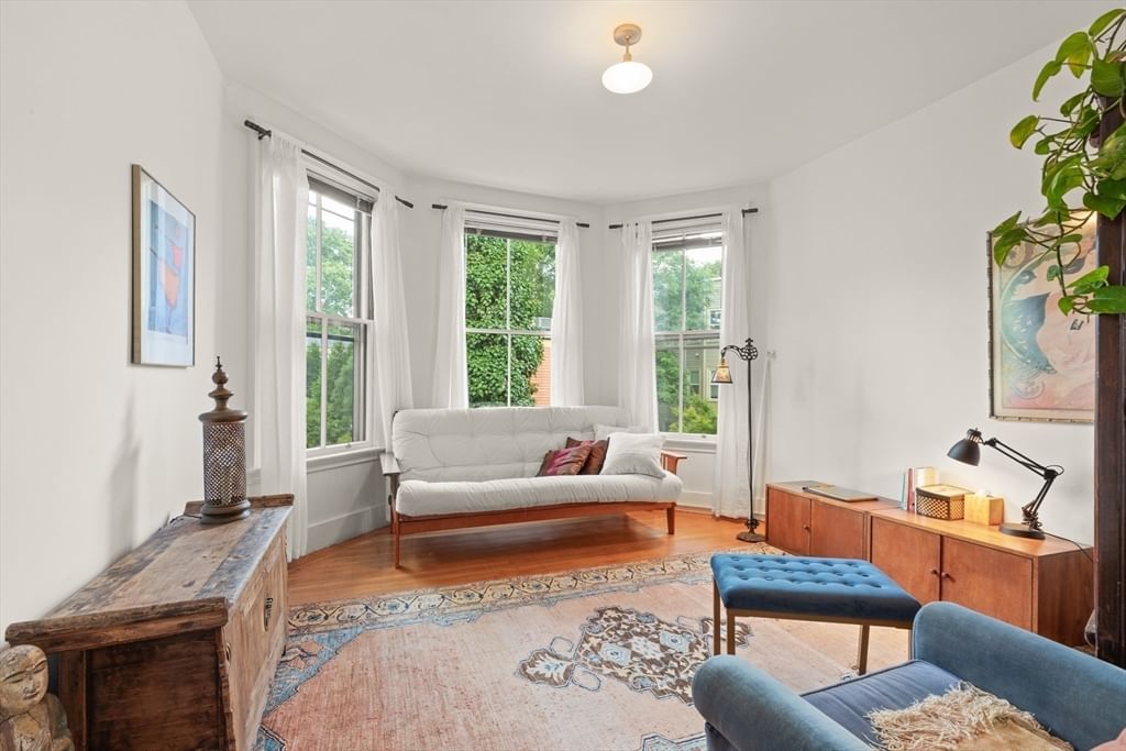32 Hawthorn St Cambridge — Photo 10 of 42