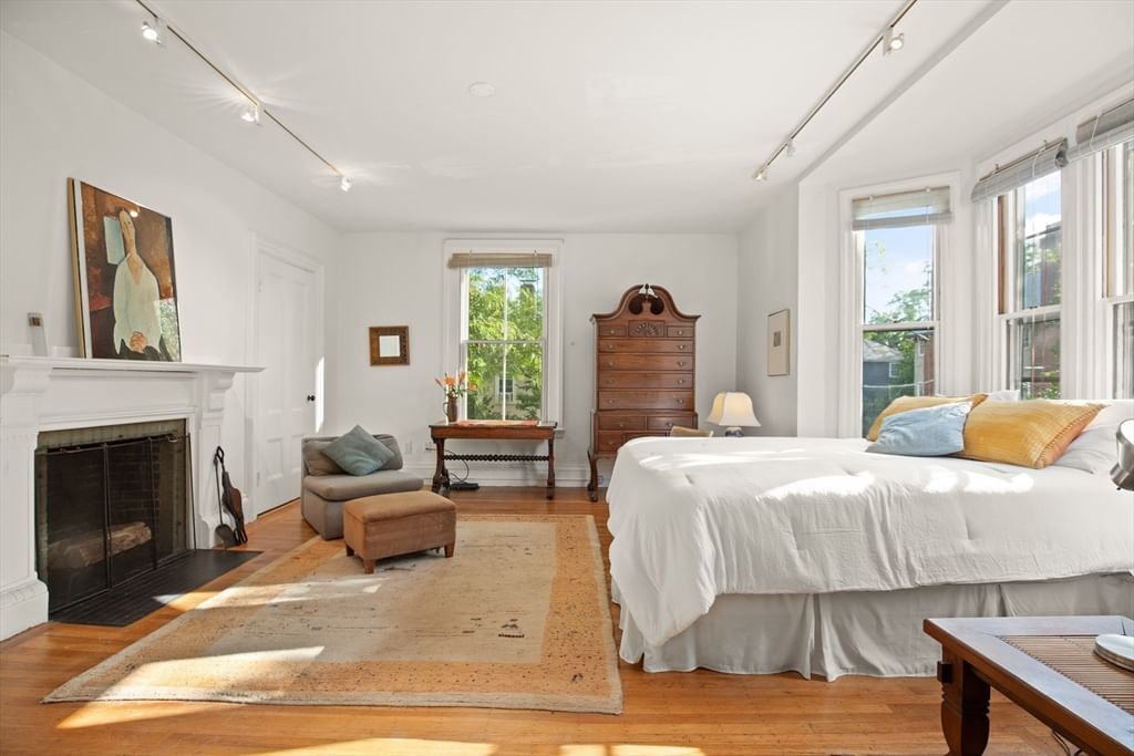 32 Hawthorn St Cambridge — Photo 21 of 42