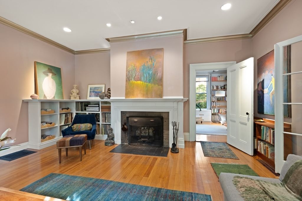 32 Hawthorn St Cambridge — Photo 6 of 42