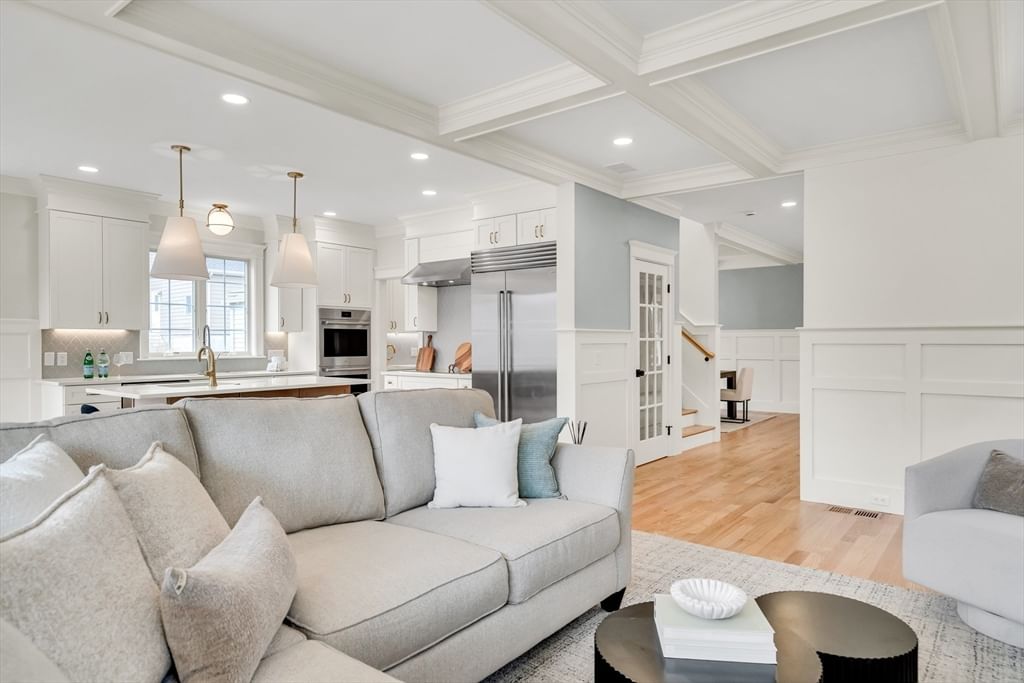 232 Lincoln Street Lexington — Photo 13 of 42