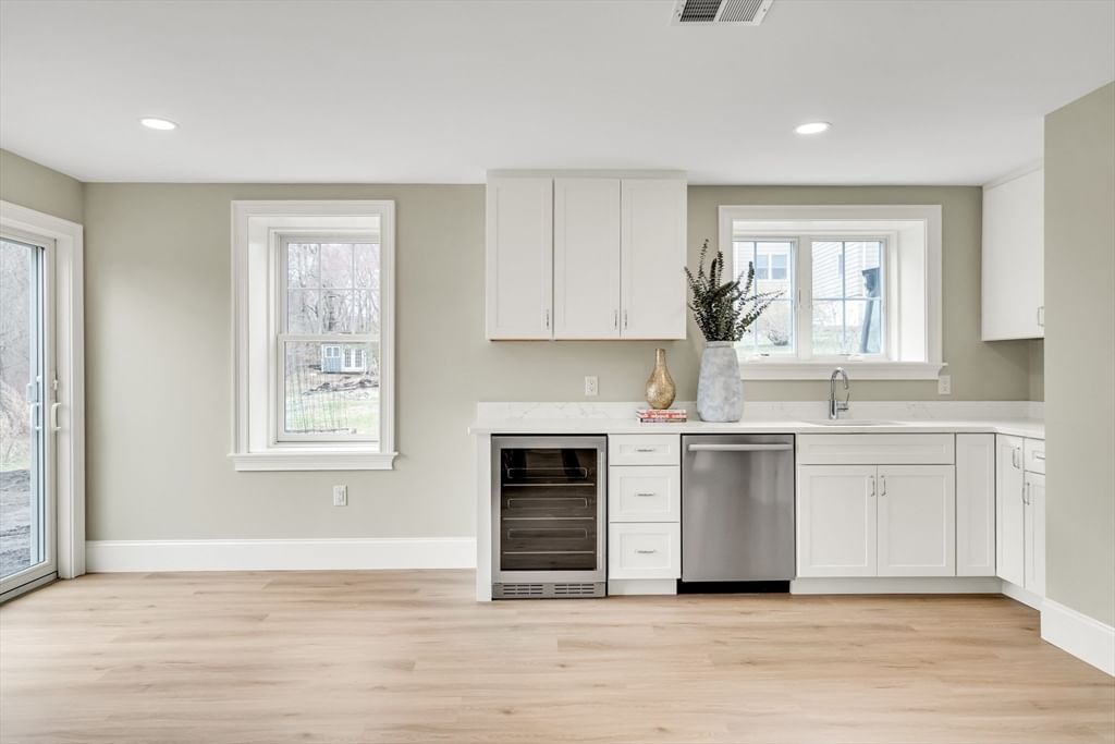 232 Lincoln Street Lexington — Photo 37 of 42