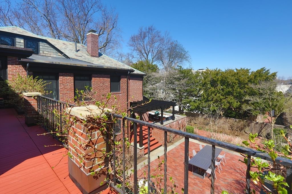 39 Worthington Rd Brookline — Photo 32 of 40