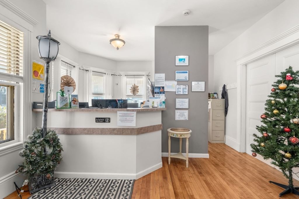 826 Broadway Everett — Photo 9 of 42