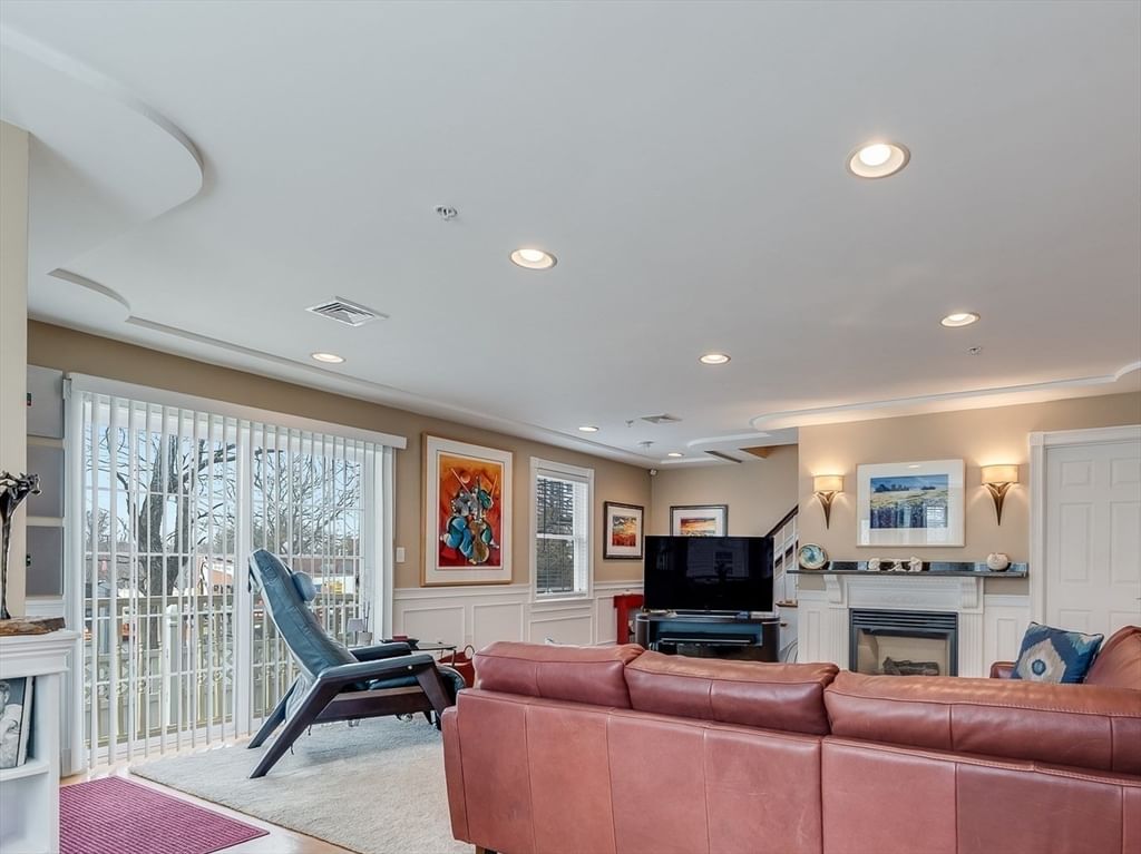 1328 Broadway #3 Somerville — Photo 5 of 25