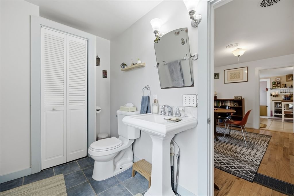 118 N Leverett Rd, Leverett, MA 01054 photo 4