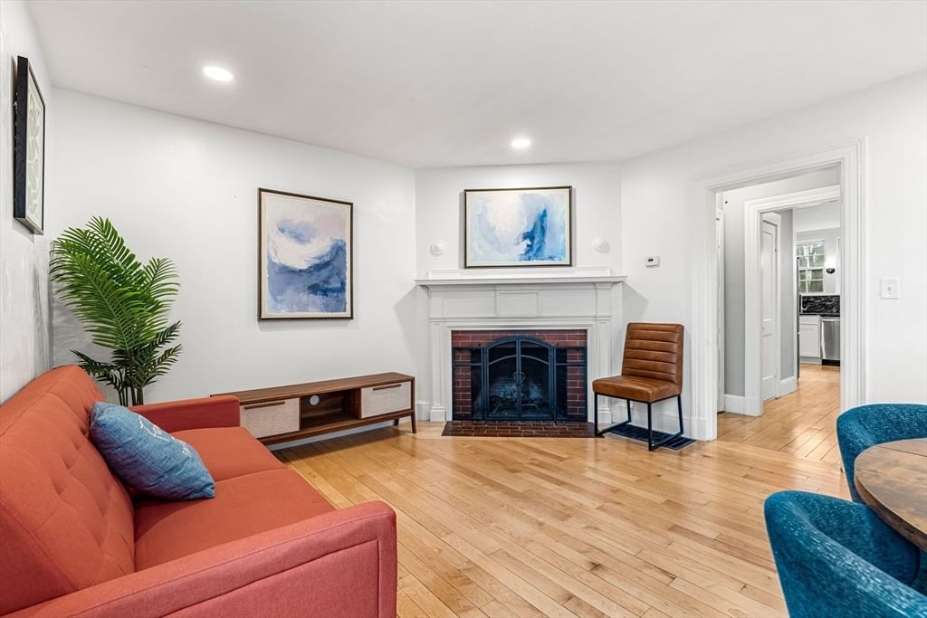 Listing Image 16