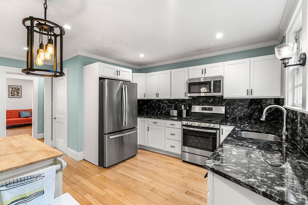 Listing Image 19