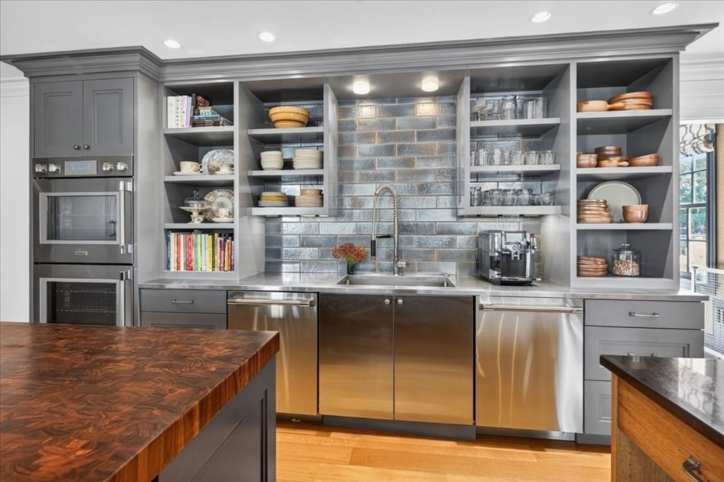 54 Lincoln Street Hingham — Photo 11 of 42
