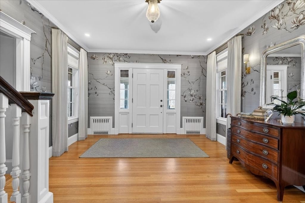 54 Lincoln Street Hingham — Photo 2 of 42